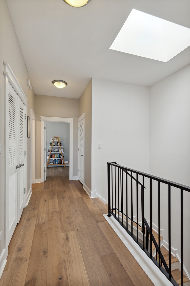 1243 N Wolcott Avenue Unit: 6