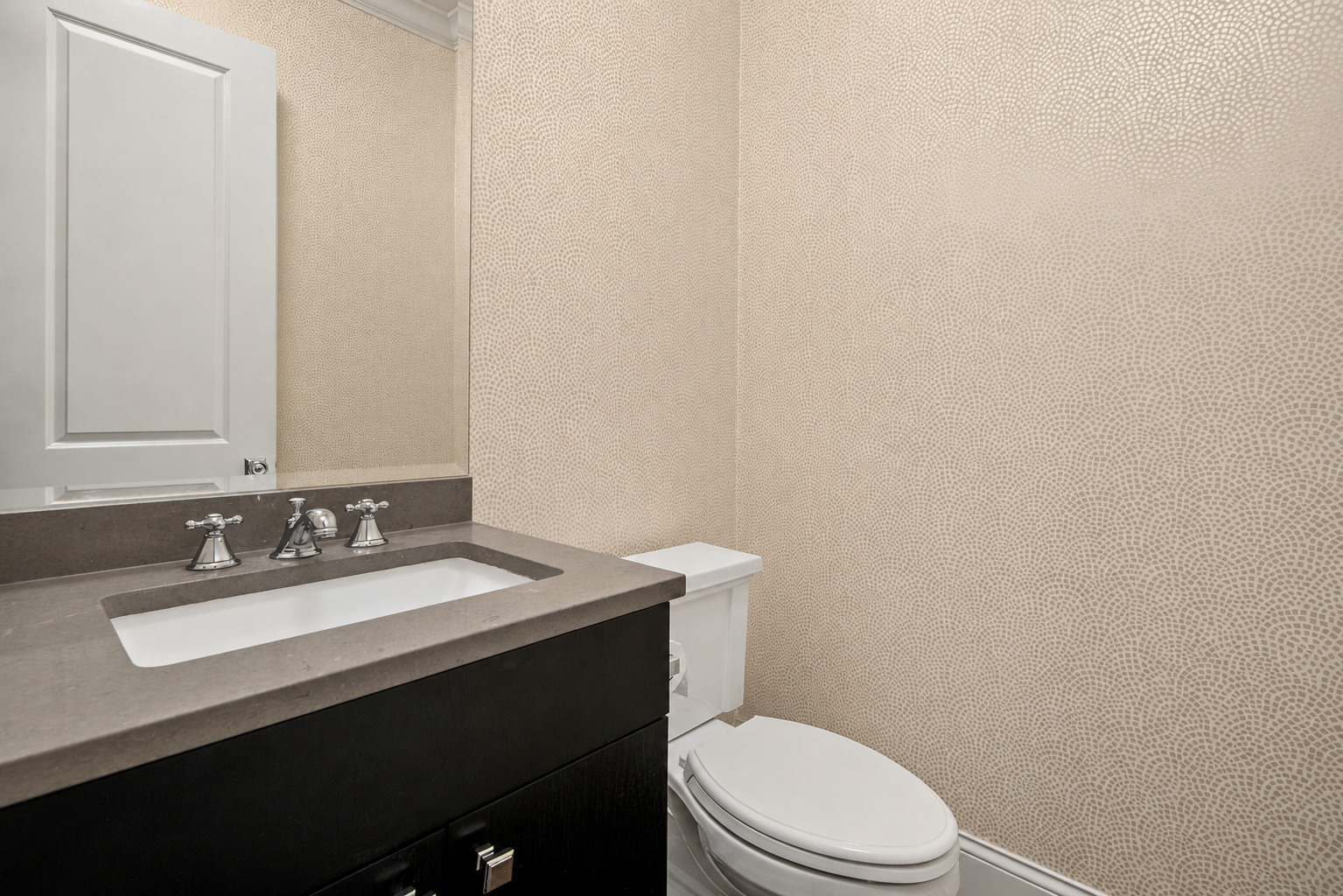 2333 N Southport Avenue Unit: 1