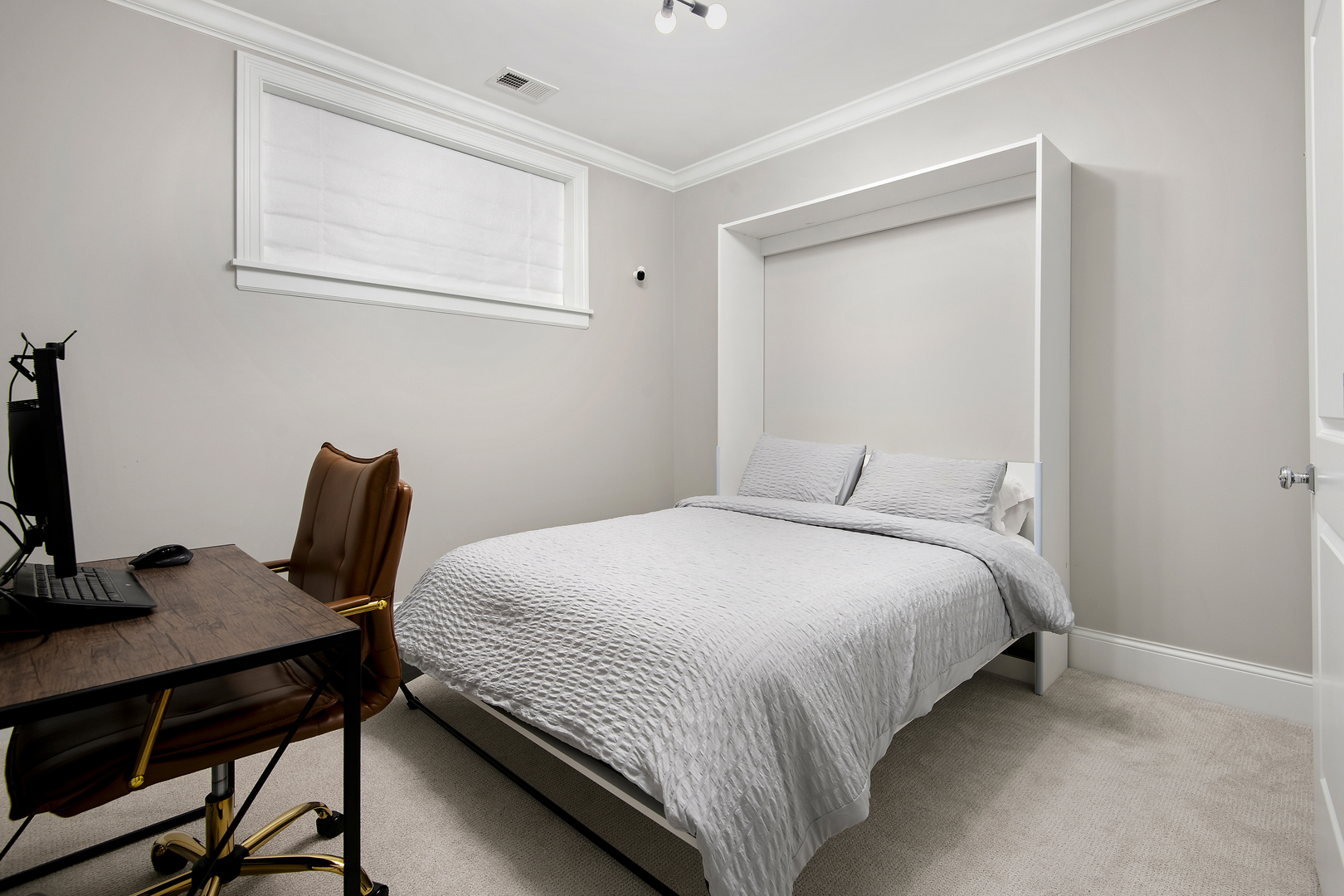 2333 N Southport Avenue Unit: 1