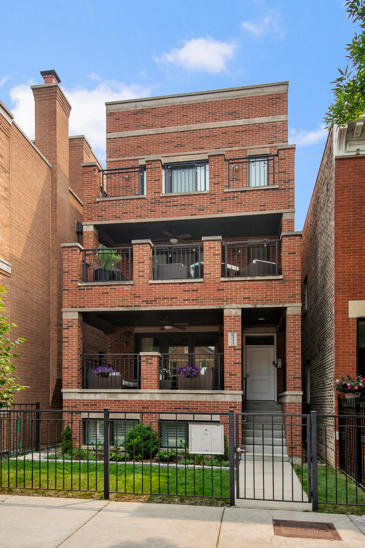 2333 N Southport Avenue Unit: 1