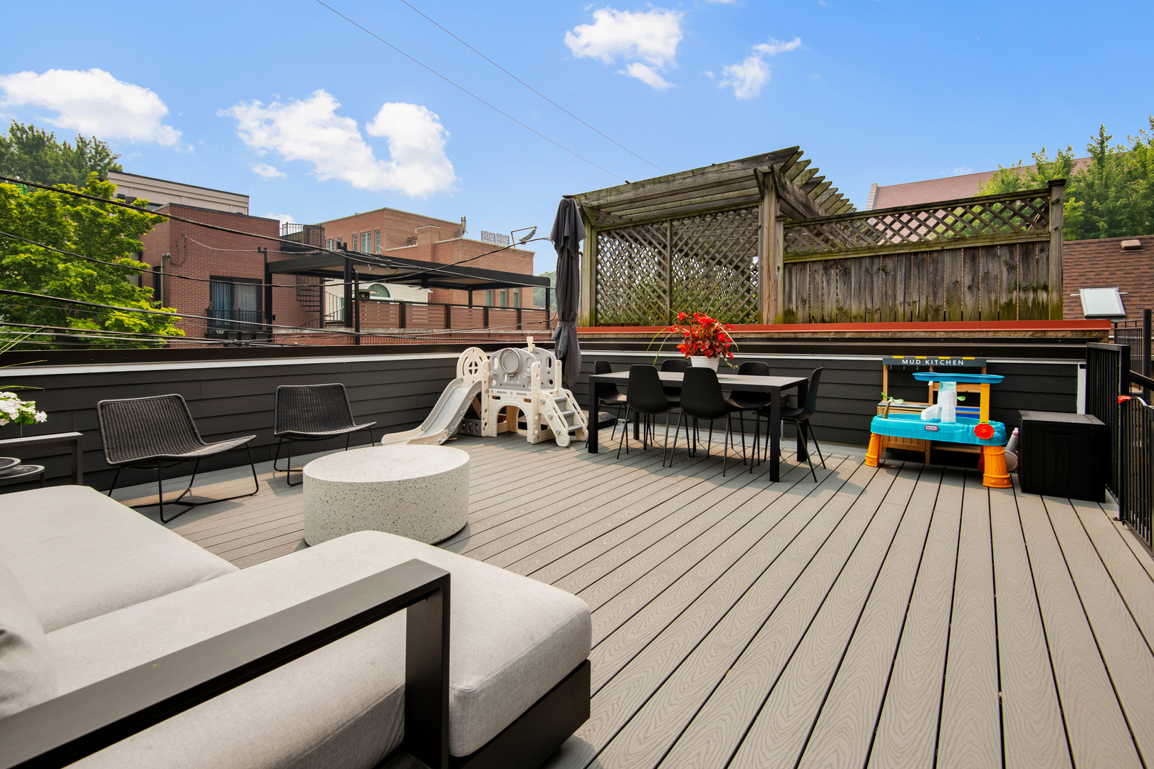 2333 N Southport Avenue Unit: 1