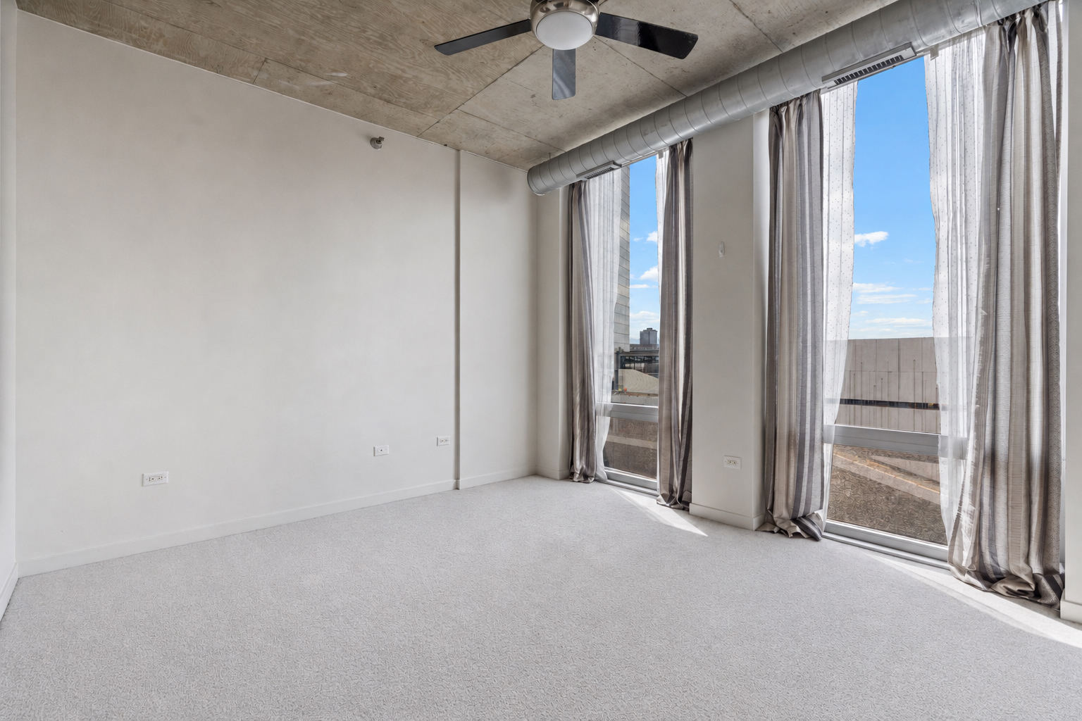 700 N Larrabee Street Unit: 801