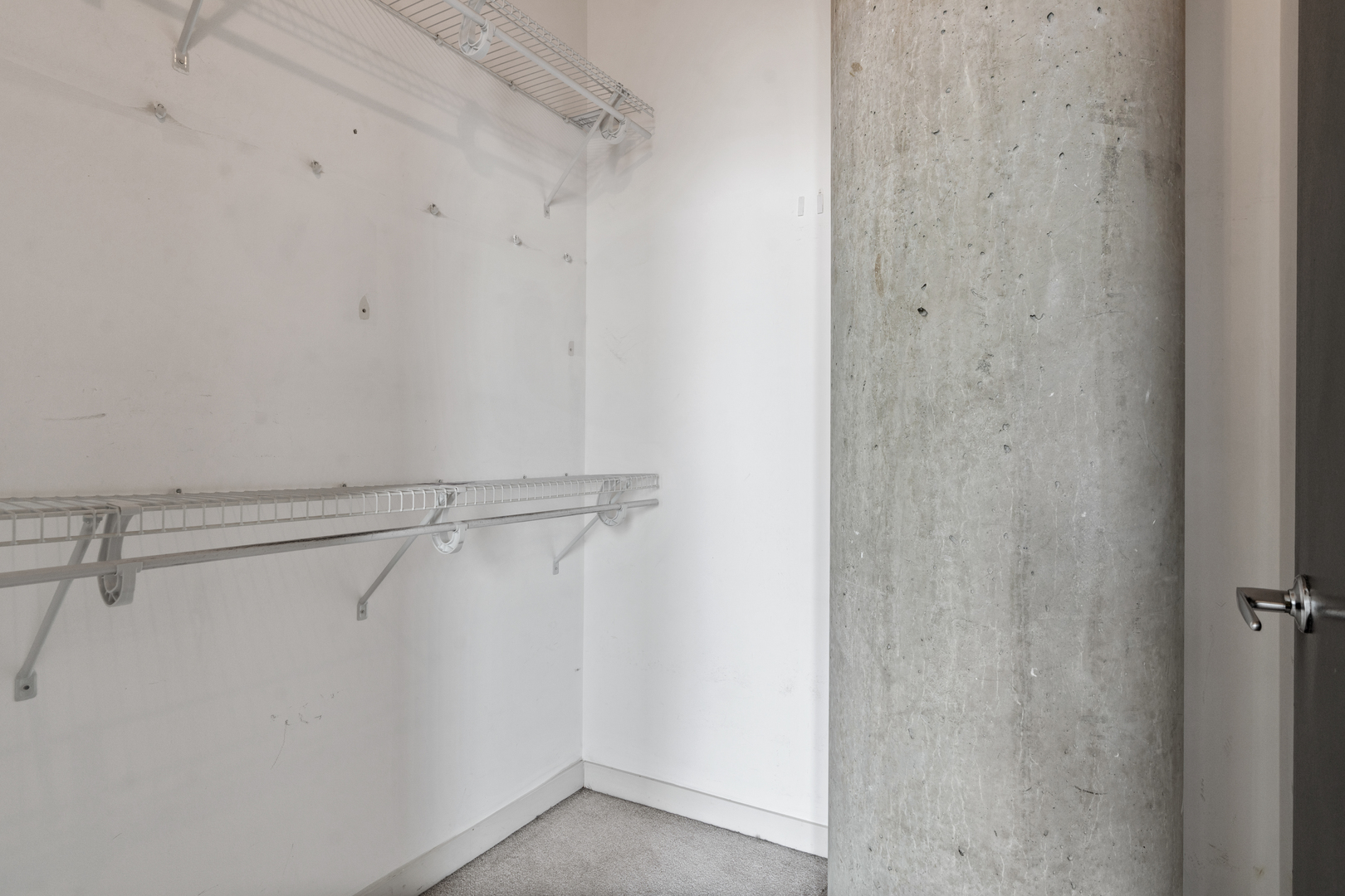 700 N Larrabee Street Unit: 801