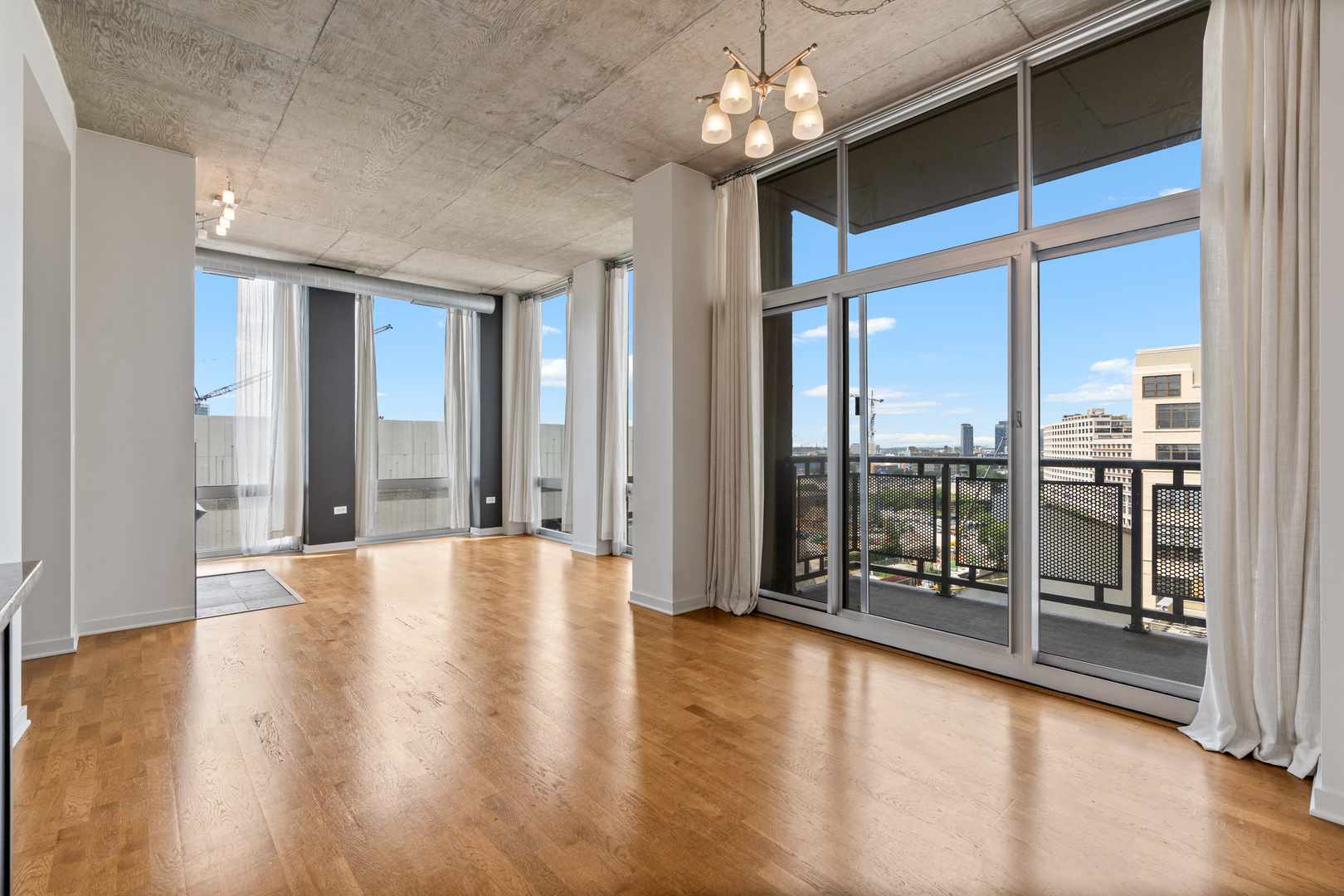 700 N Larrabee Street Unit: 801