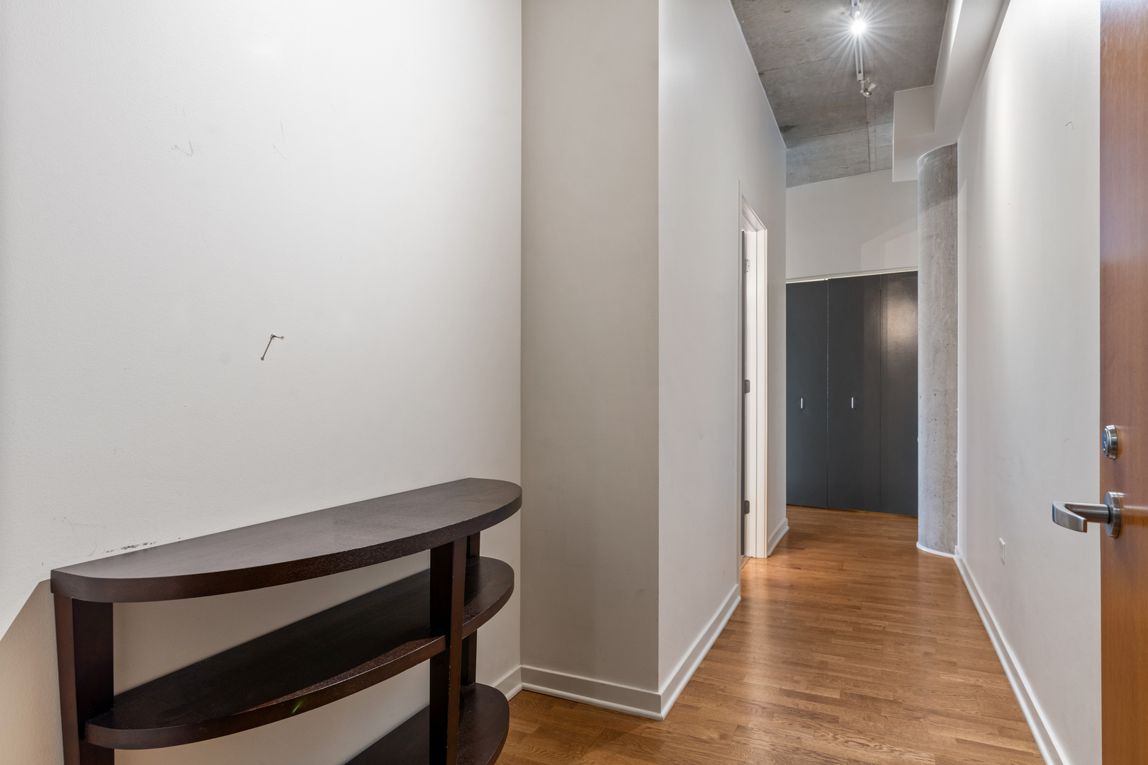 700 N Larrabee Street Unit: 801