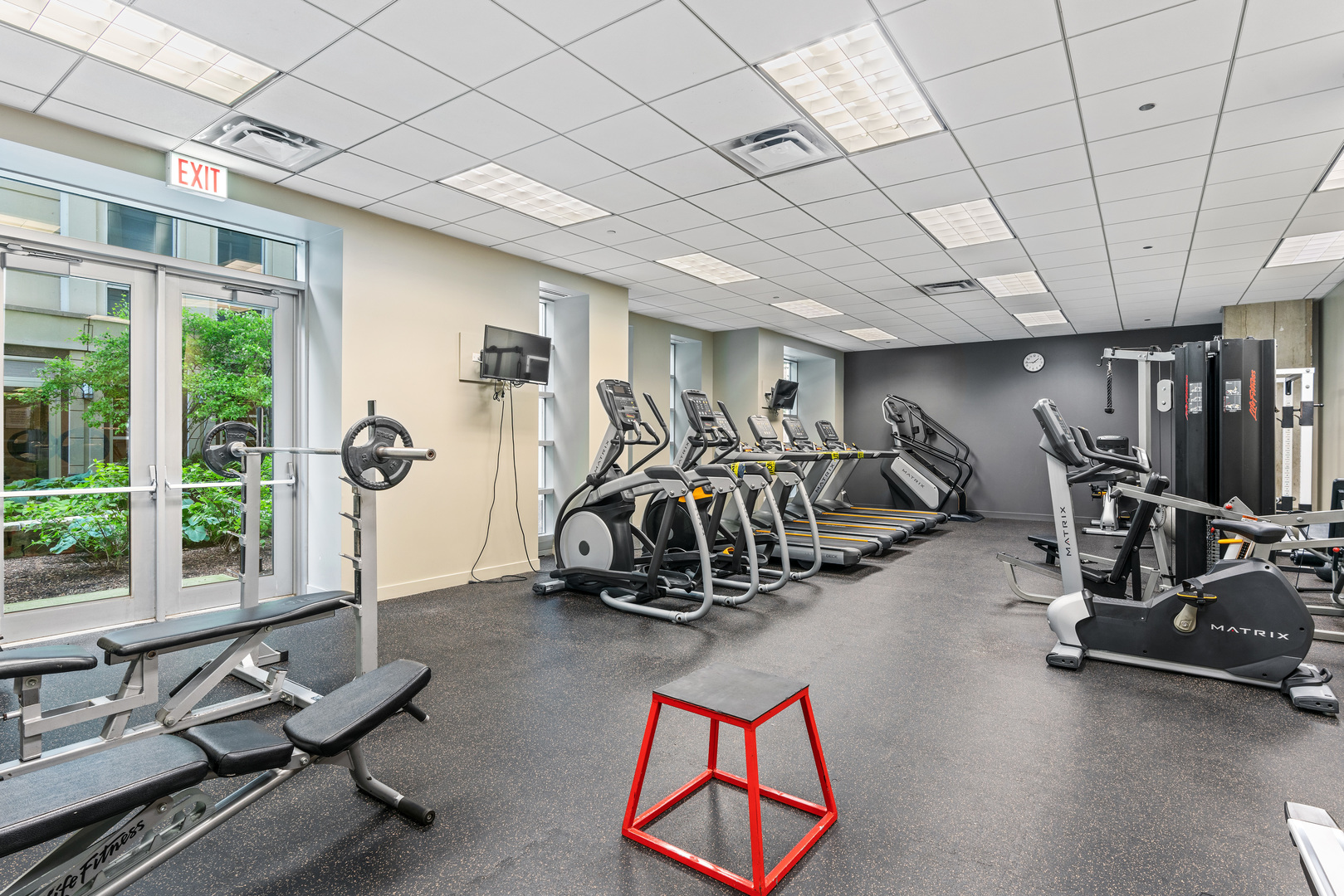 700 N Larrabee Street Unit: 801