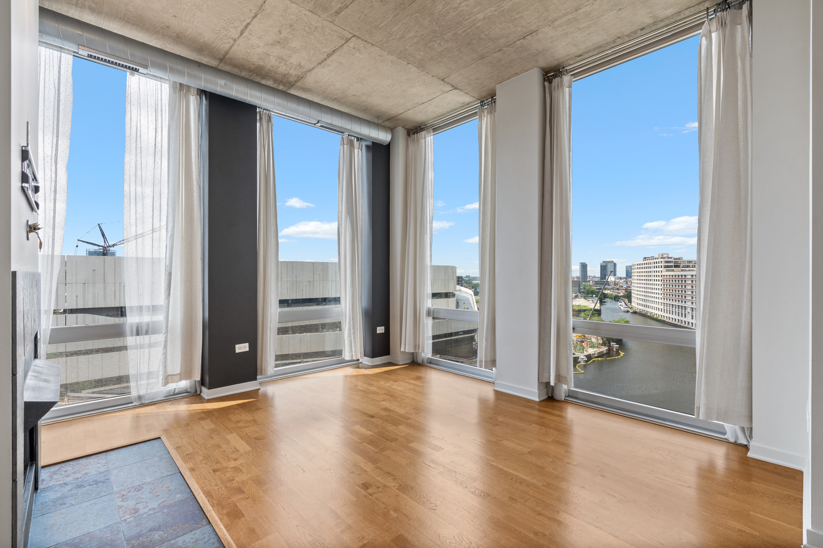 700 N Larrabee Street Unit: 801