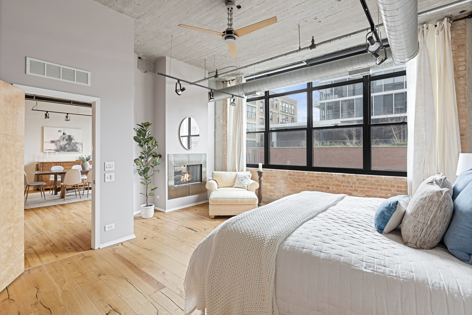 850 W Adams Street Unit: 4B