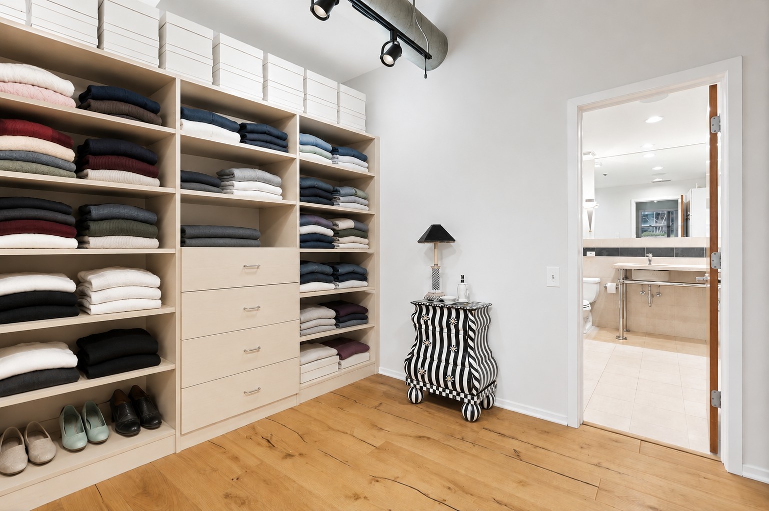 850 W Adams Street Unit: 4B
