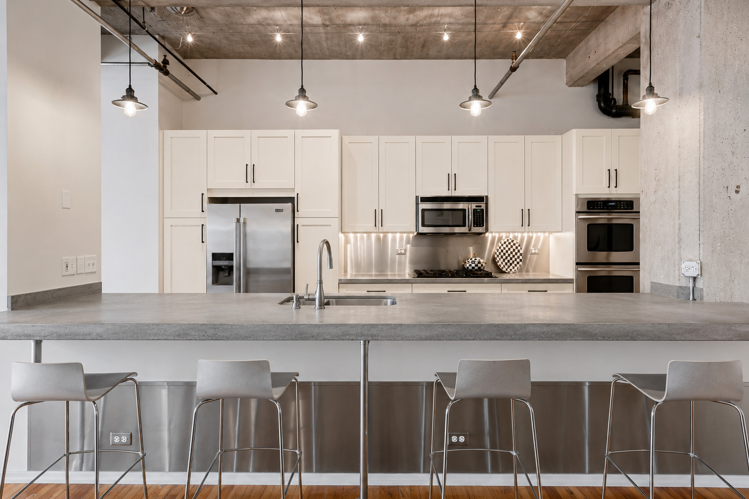 850 W Adams Street Unit: 4B