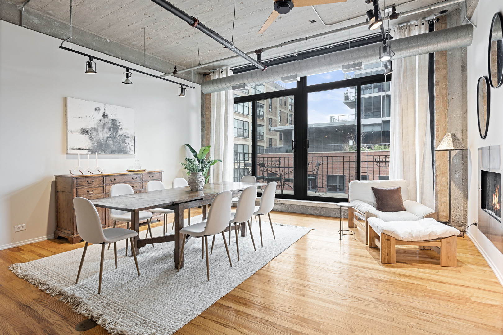 850 W Adams Street Unit: 4B