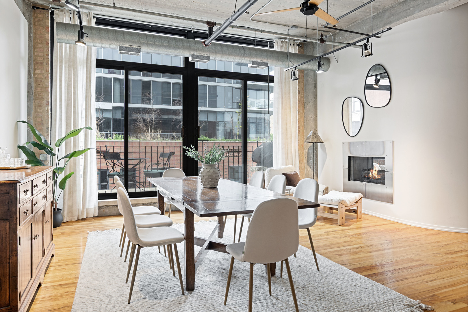 850 W Adams Street Unit: 4B