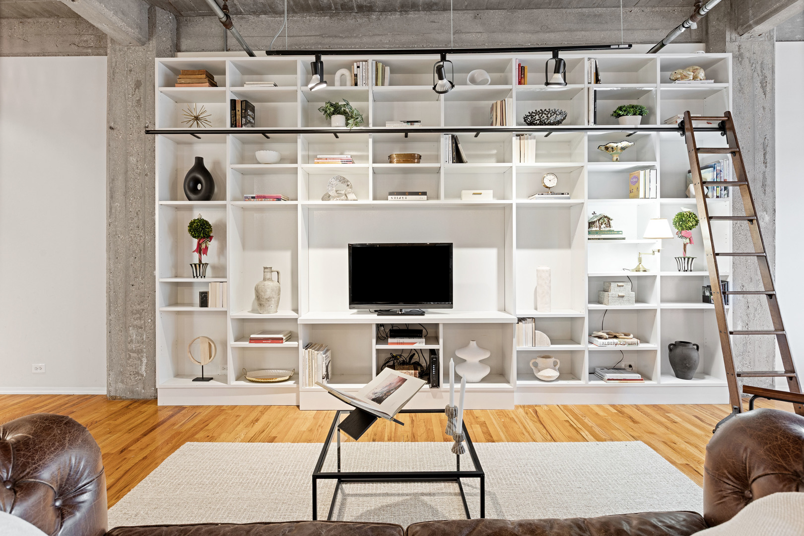 850 W Adams Street Unit: 4B