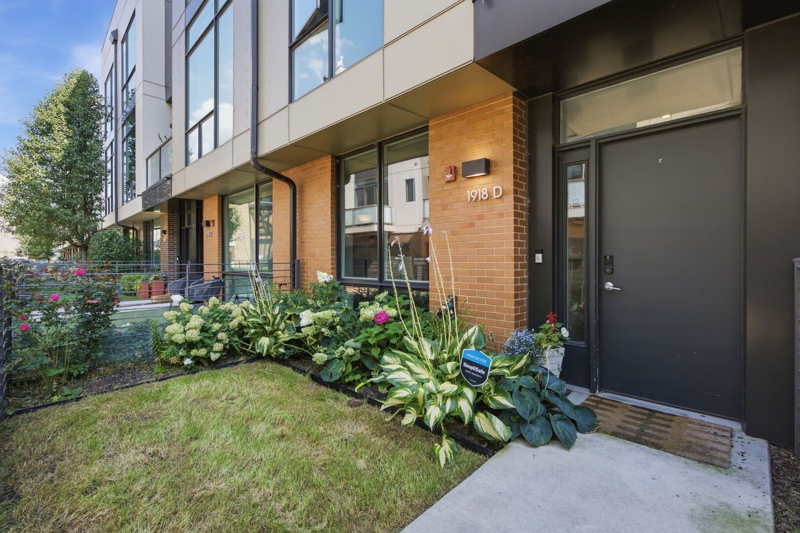 1918 N Campbell Avenue Unit: D