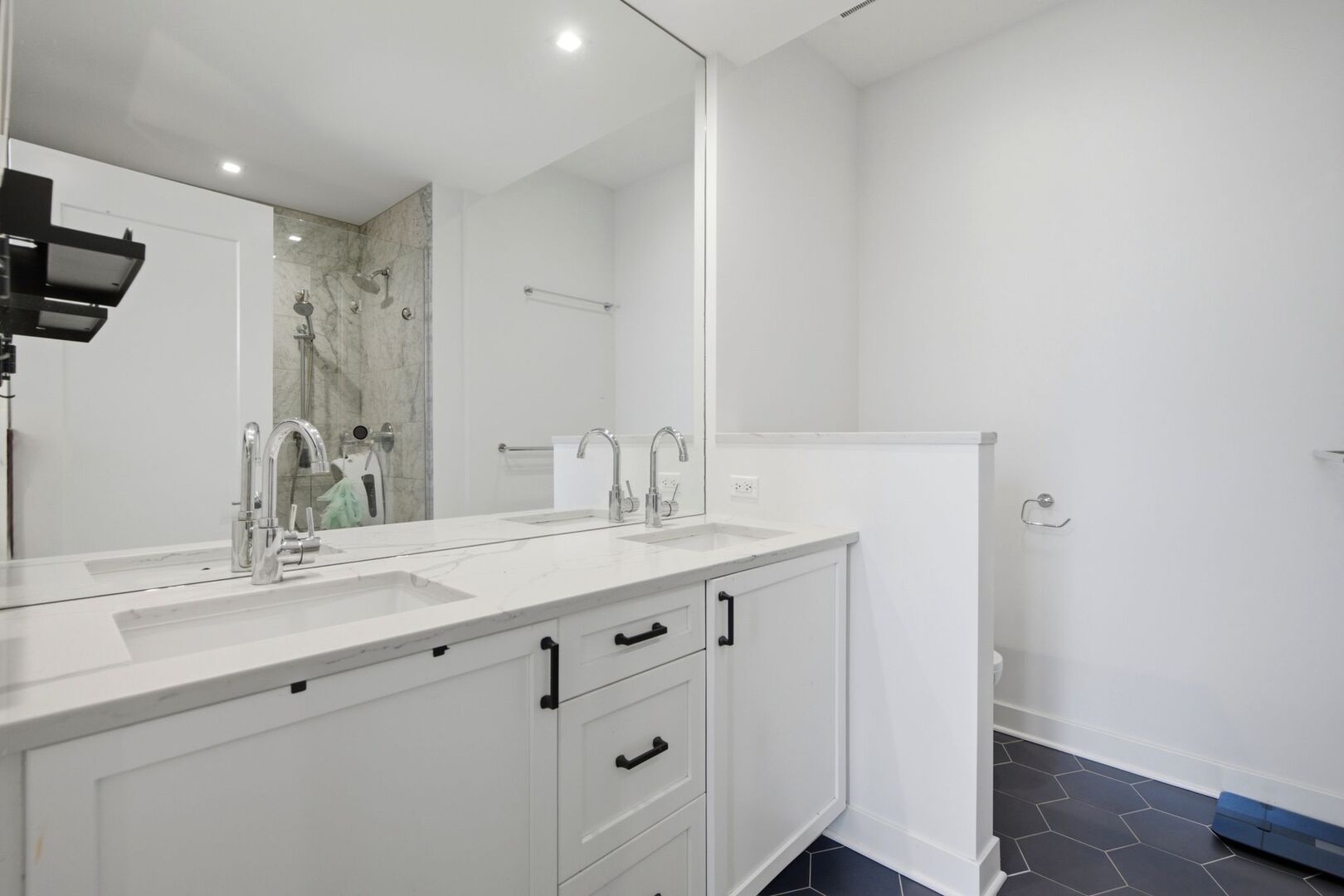 1918 N Campbell Avenue Unit: D