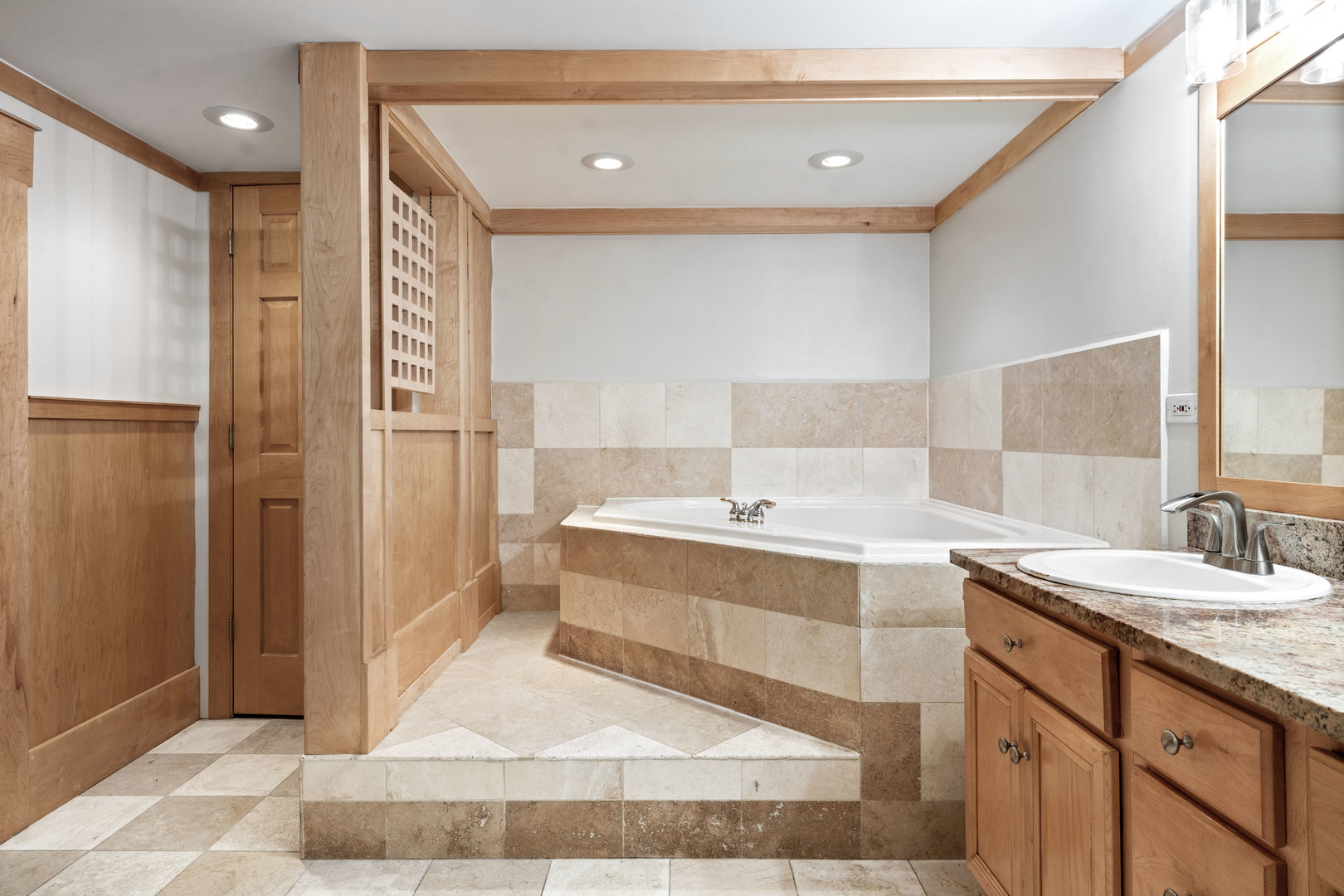 2350 N Kedzie Avenue Unit: H