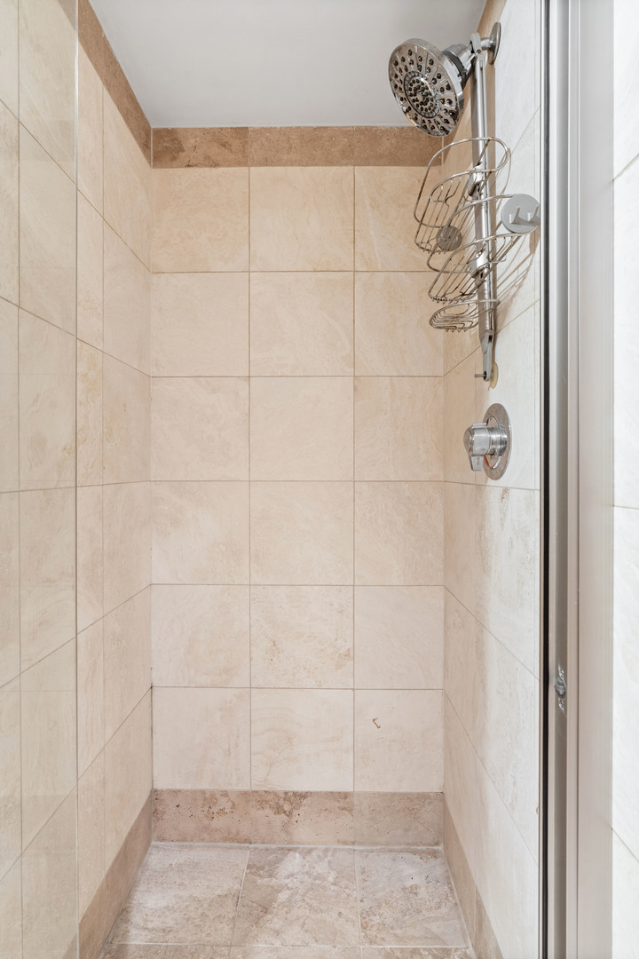 2350 N Kedzie Avenue Unit: H