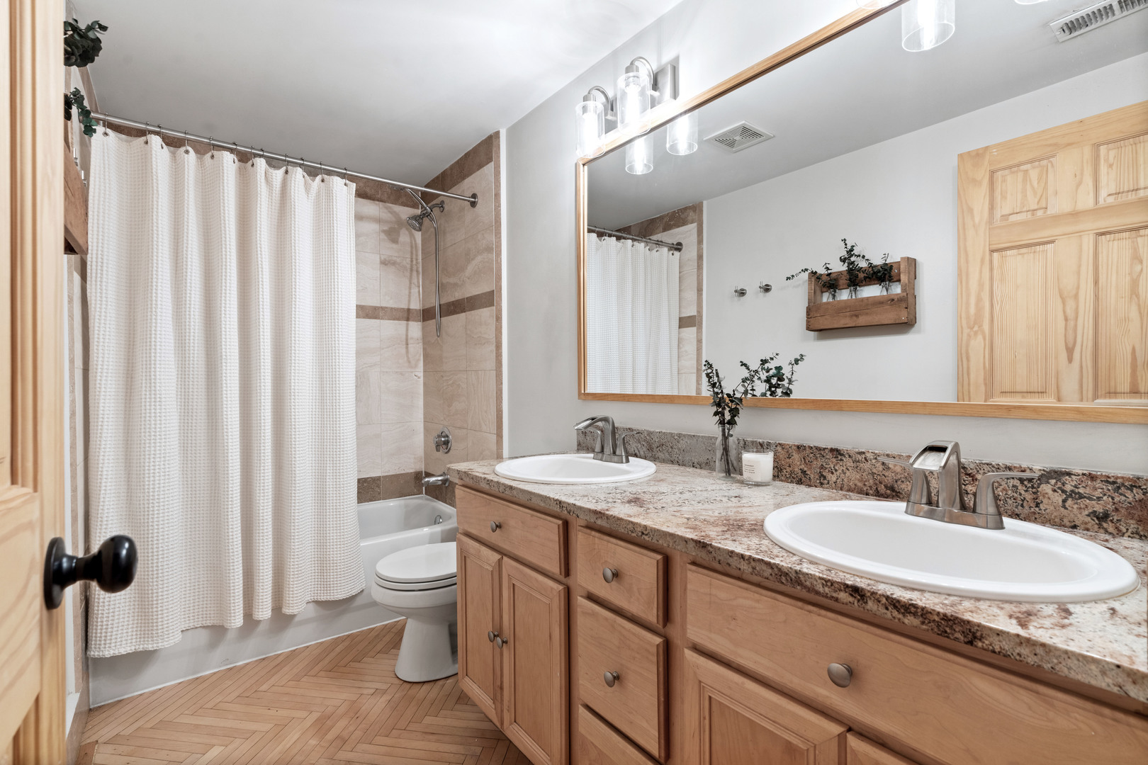 2350 N Kedzie Avenue Unit: H