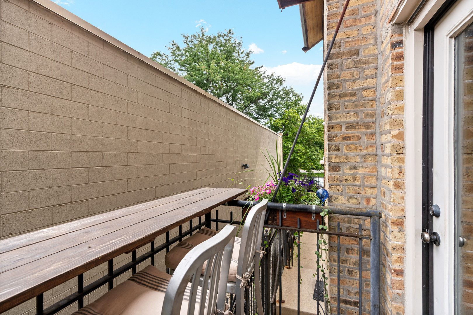2350 N Kedzie Avenue Unit: H