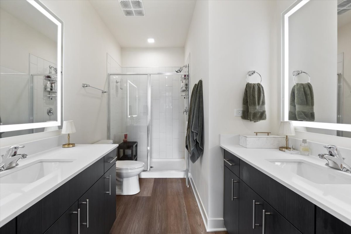 818 N Wolcott Avenue Unit: 208