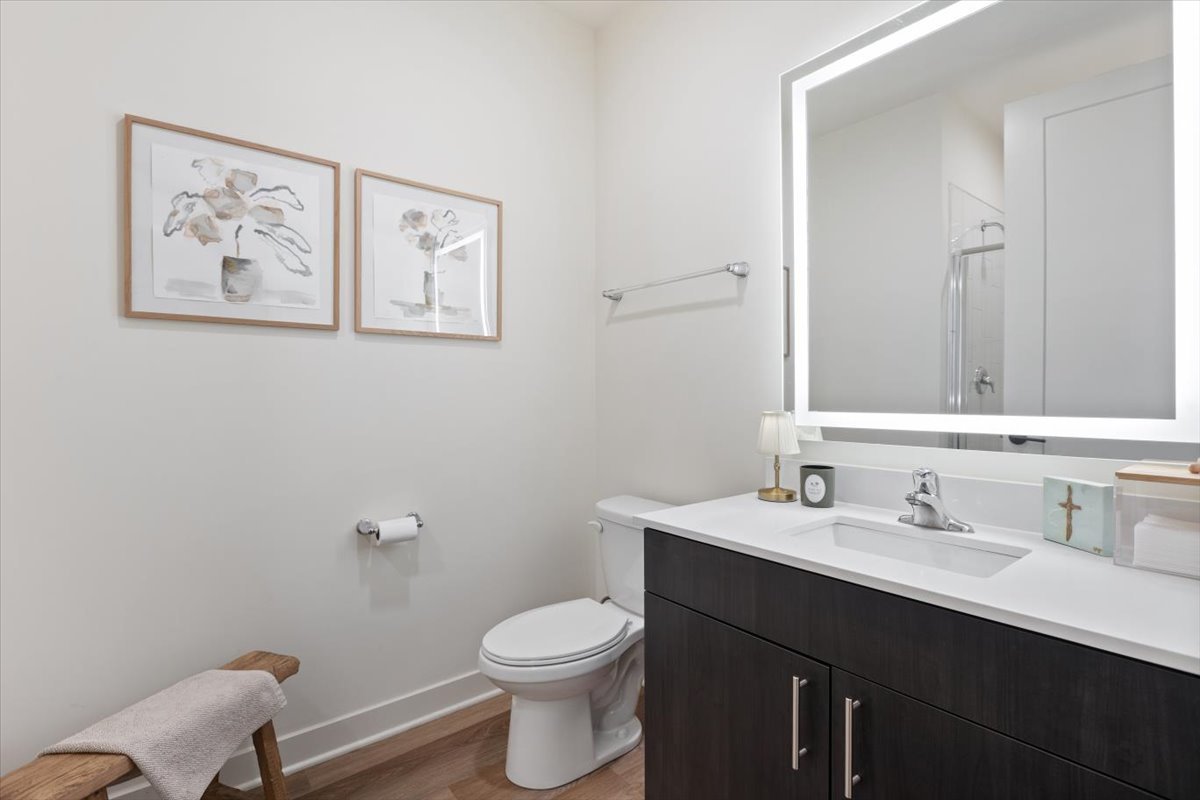 818 N Wolcott Avenue Unit: 208