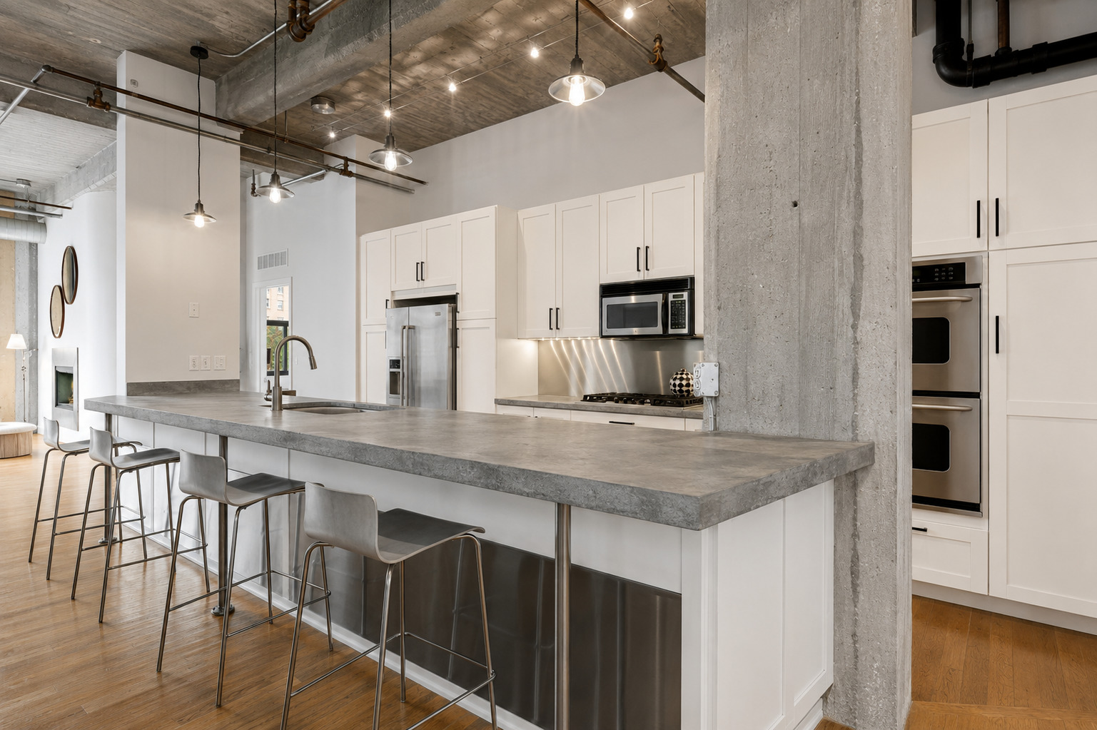 850 W Adams Street Unit: 4B