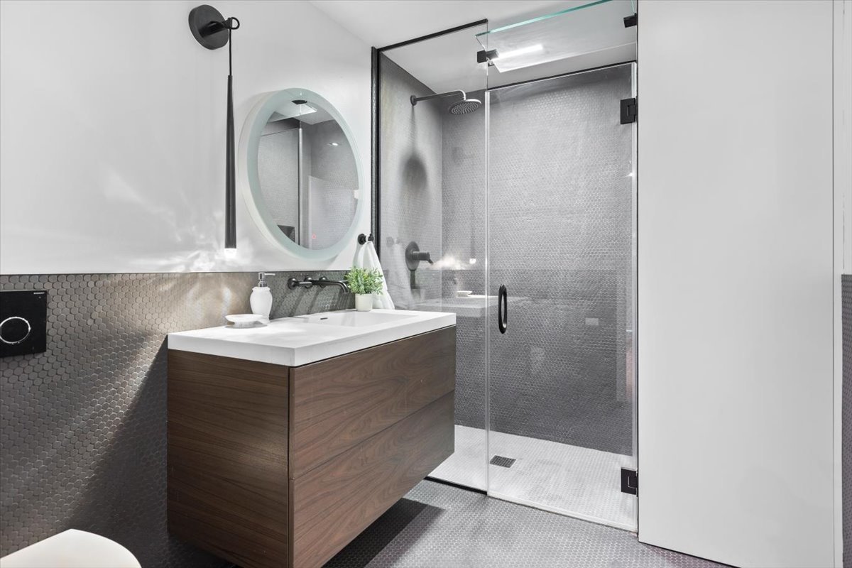 850 W Adams Street Unit: 4B