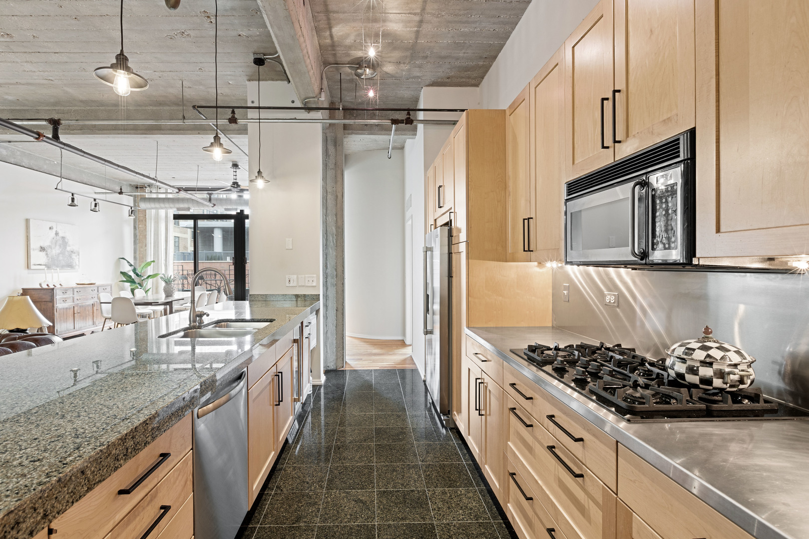 850 W Adams Street Unit: 4B