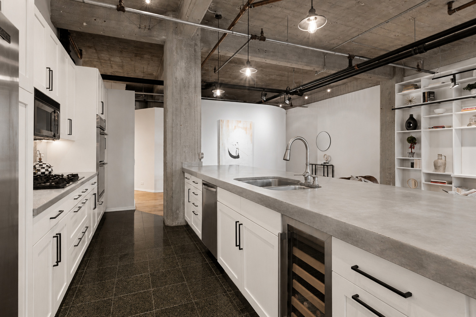 850 W Adams Street Unit: 4B