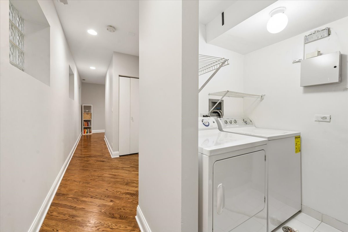 1021 N WINCHESTER Avenue Unit: 1