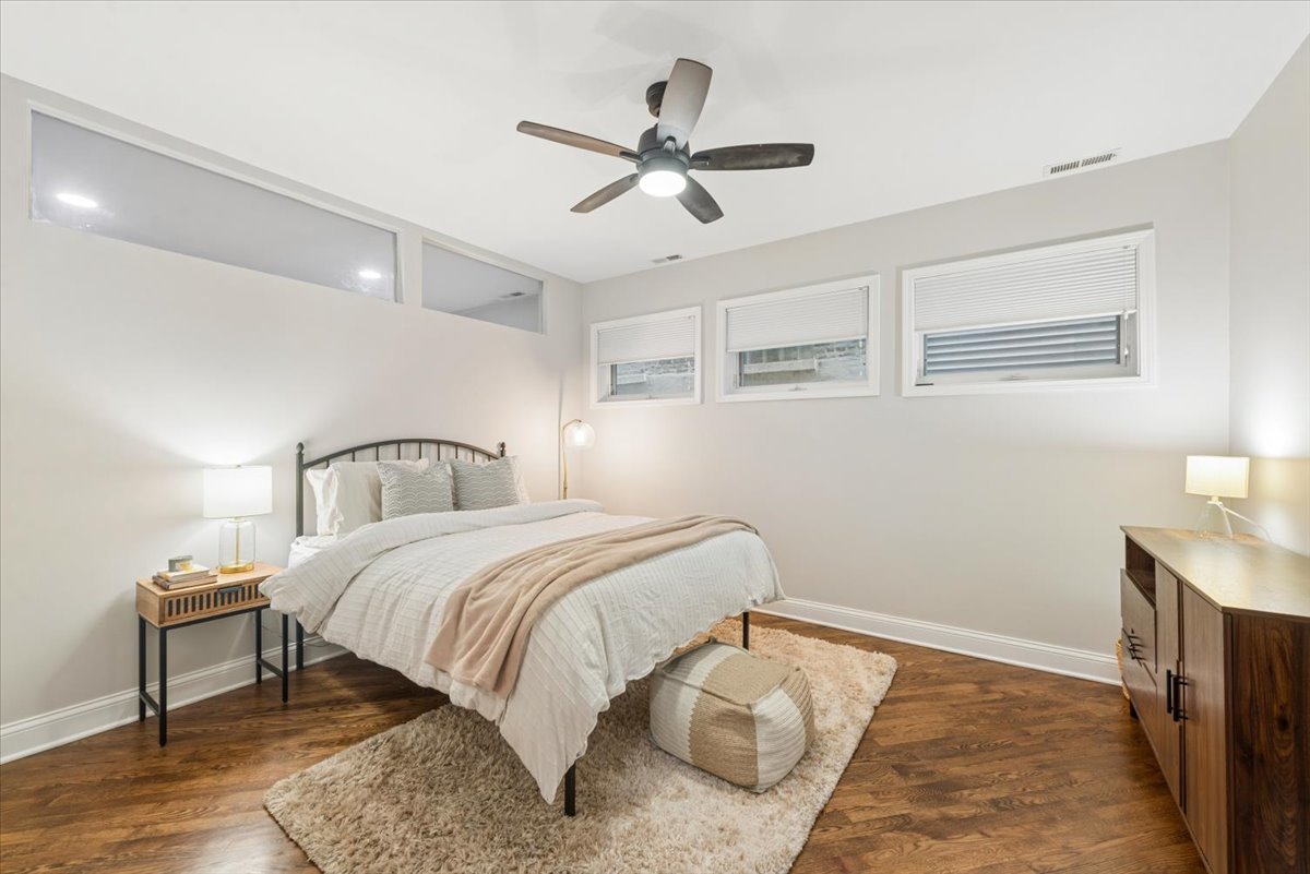 1021 N WINCHESTER Avenue Unit: 1