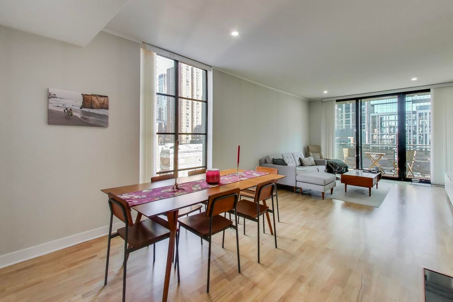 744 N Clark Street Unit: 505