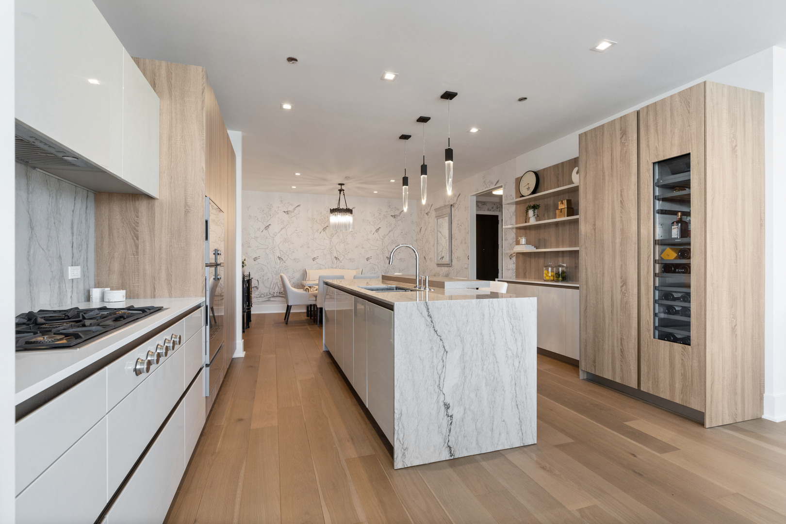 363 E Wacker Drive Unit: 2106