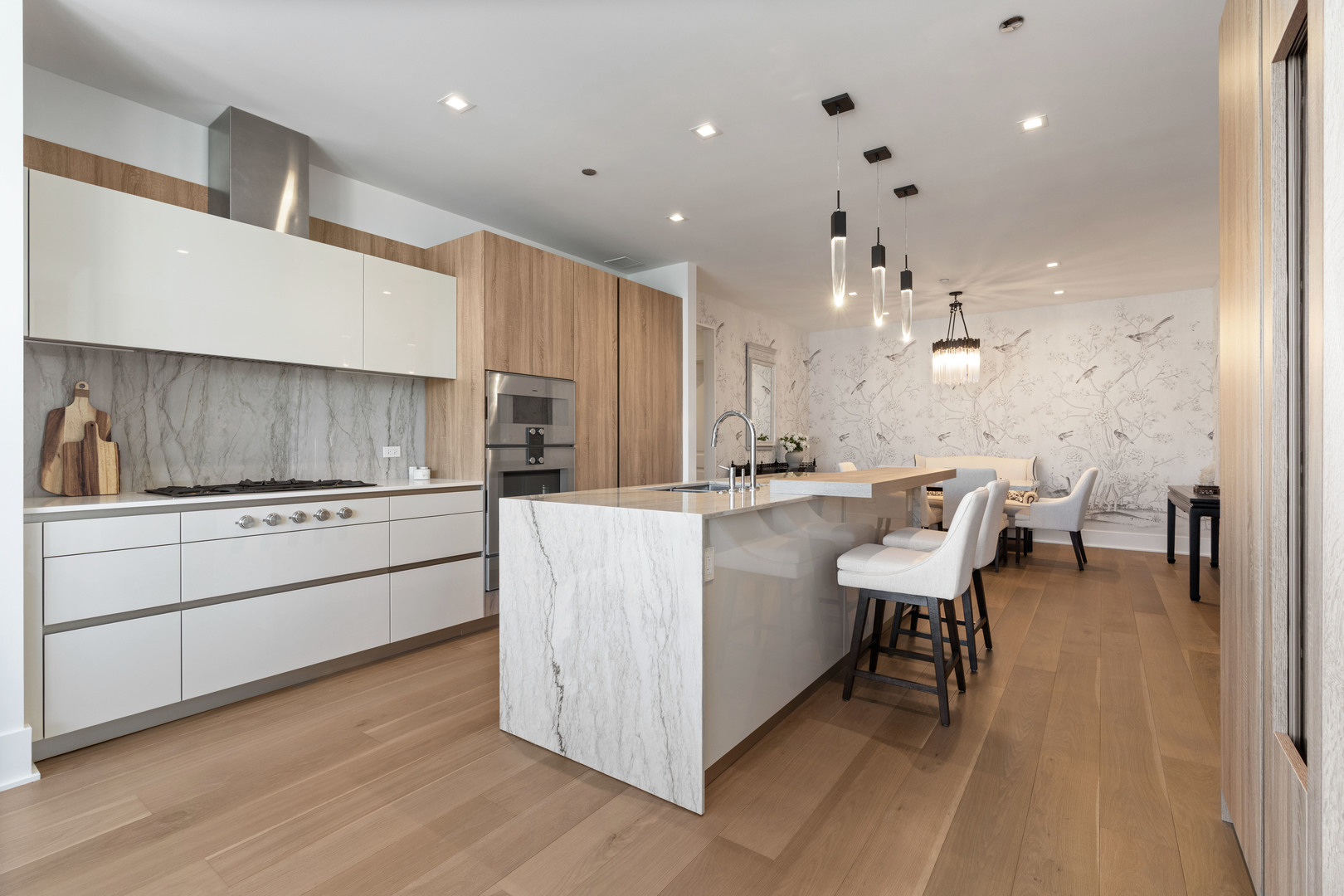 363 E Wacker Drive Unit: 2106