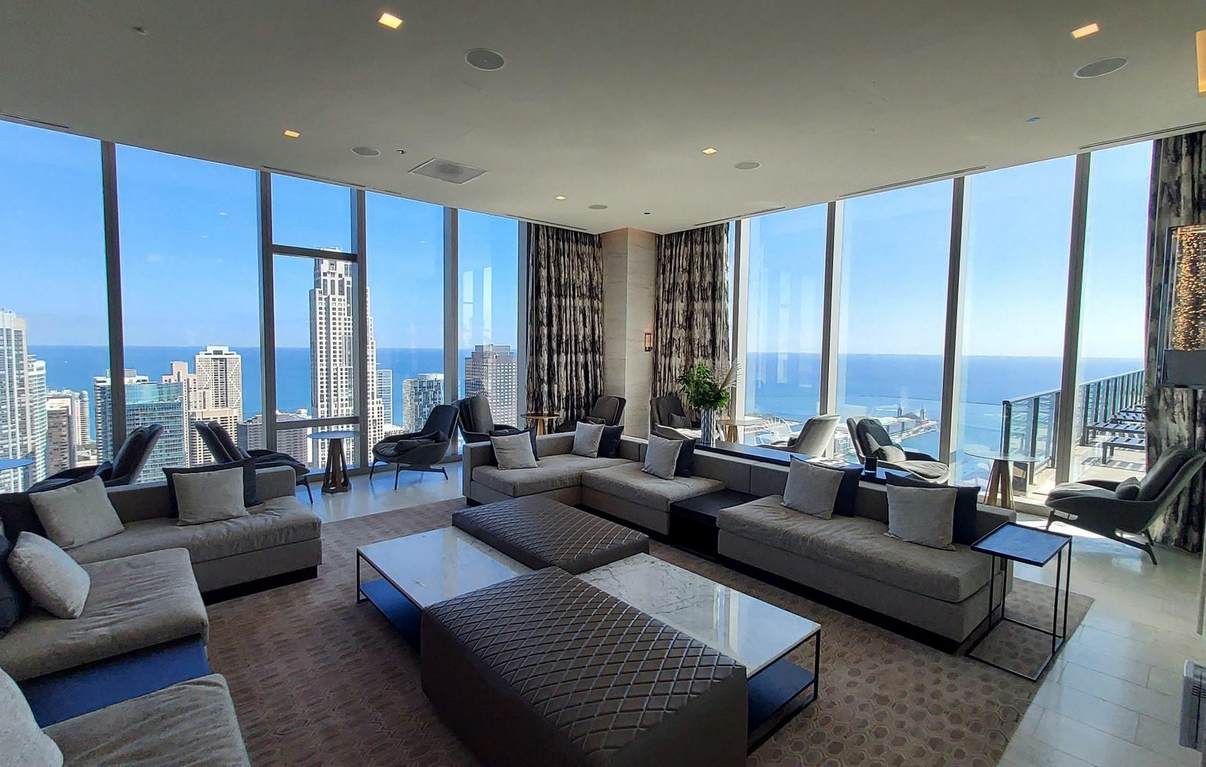 363 E Wacker Drive Unit: 2106