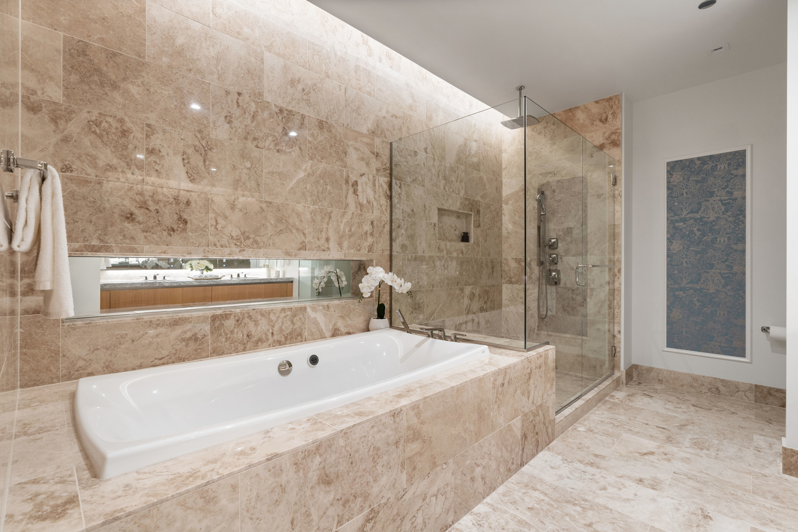 363 E Wacker Drive Unit: 2106