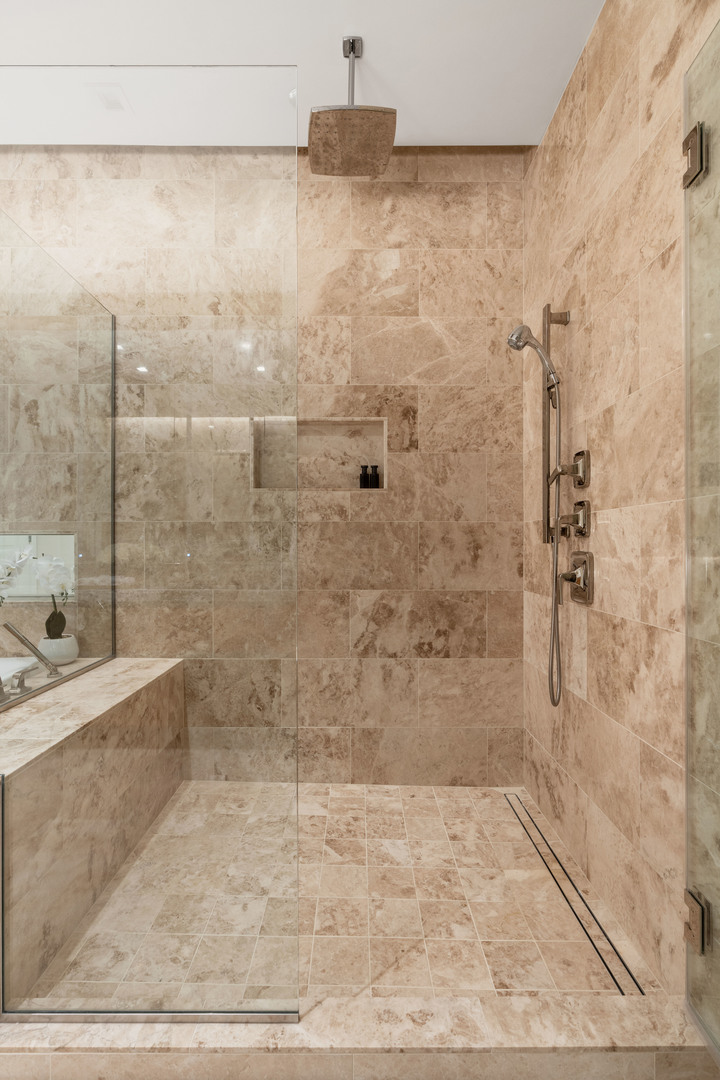 363 E Wacker Drive Unit: 2106
