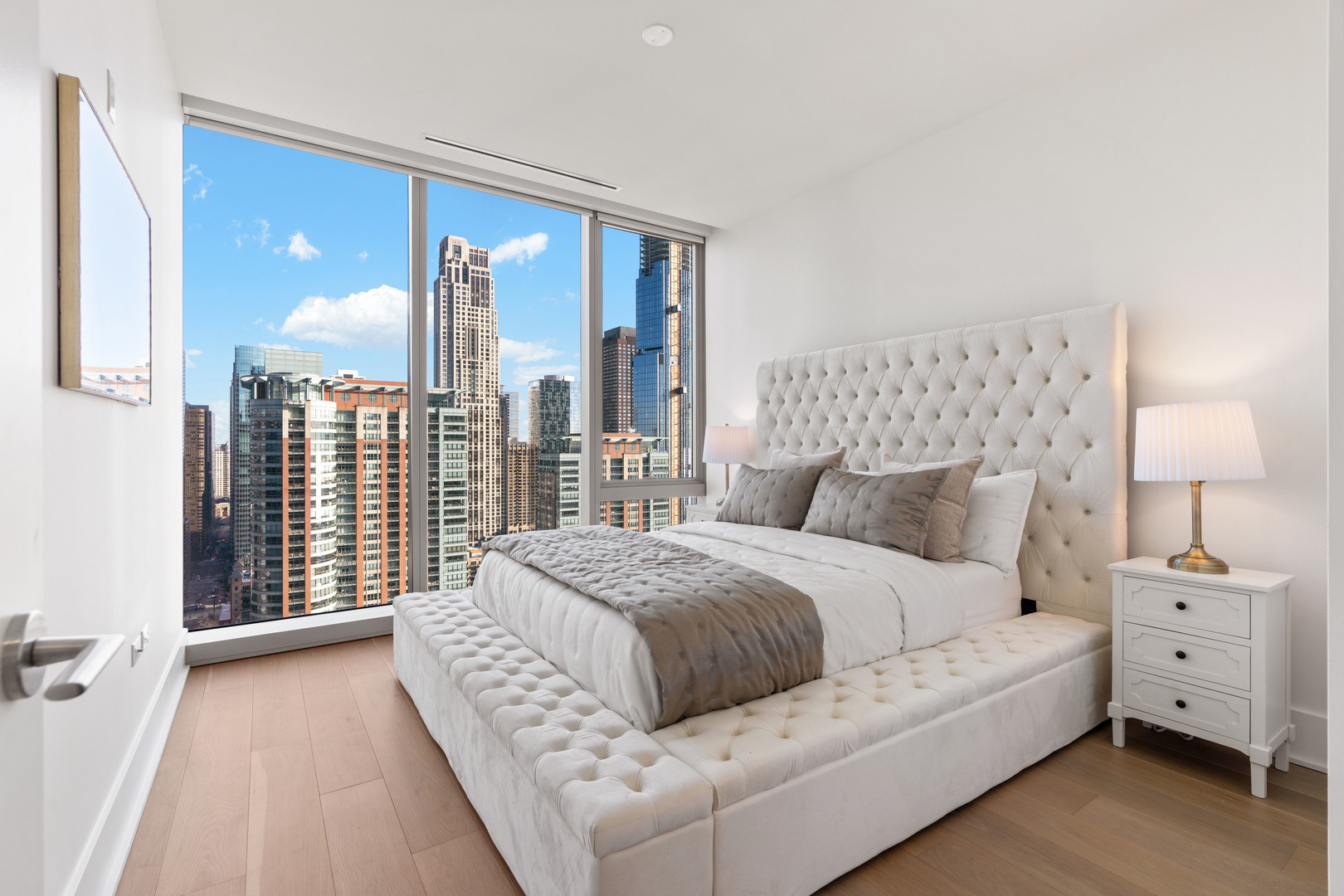 363 E Wacker Drive Unit: 2106