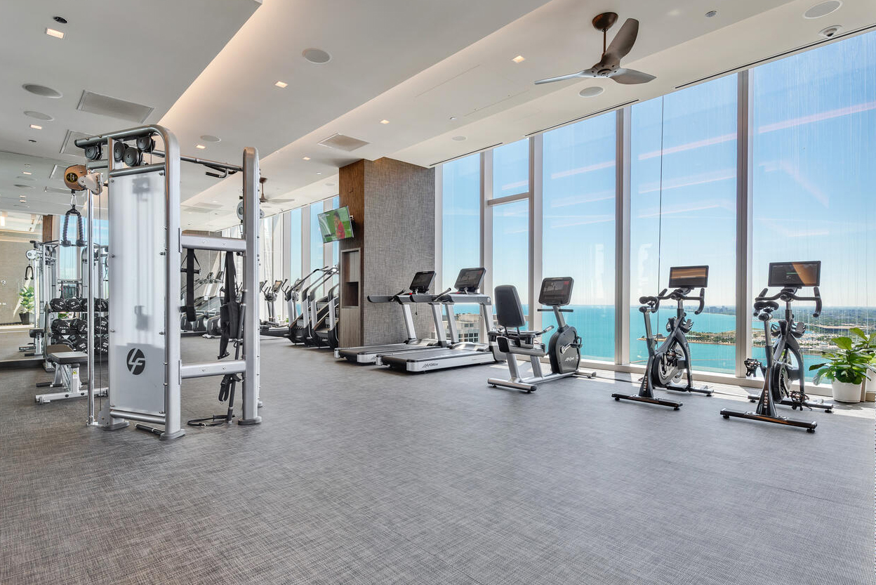 363 E Wacker Drive Unit: 2106