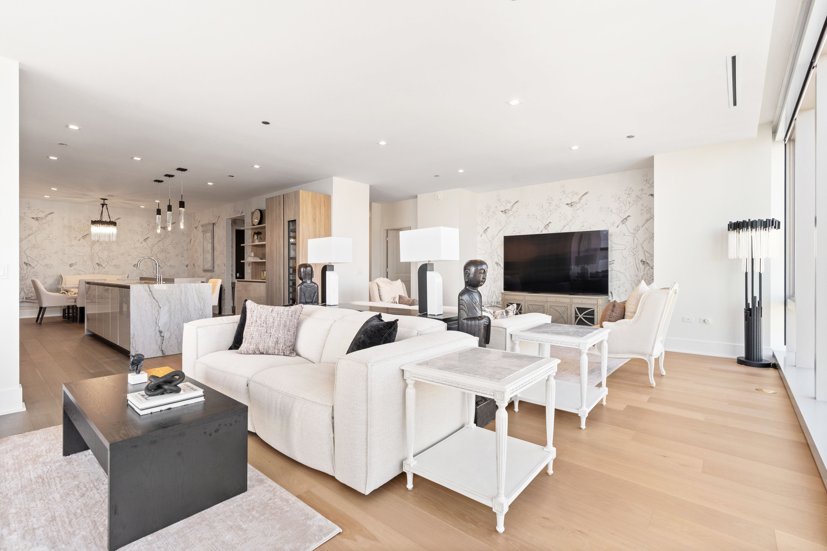 363 E Wacker Drive Unit: 2106