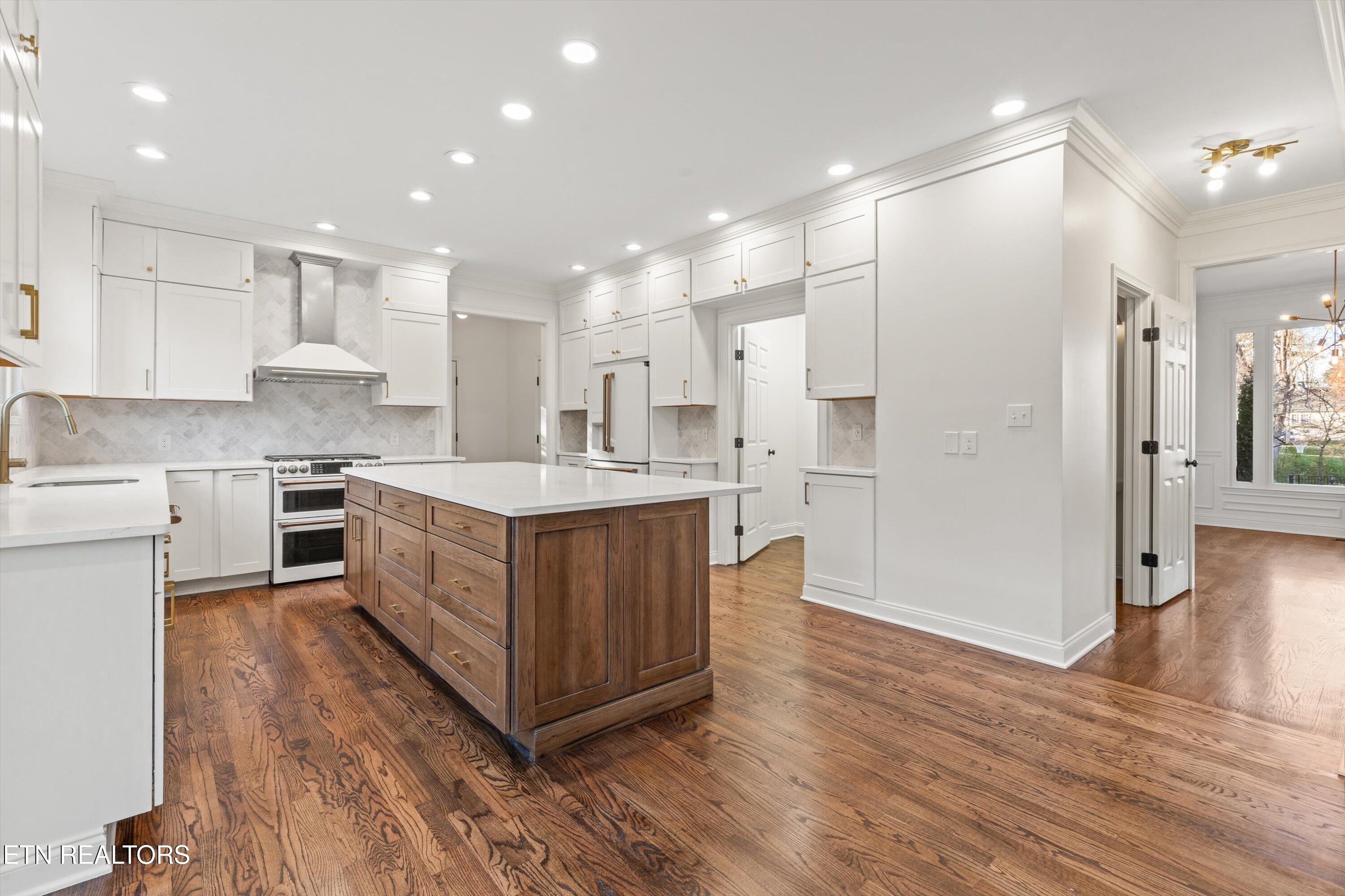 6710 Fern Meadow Way