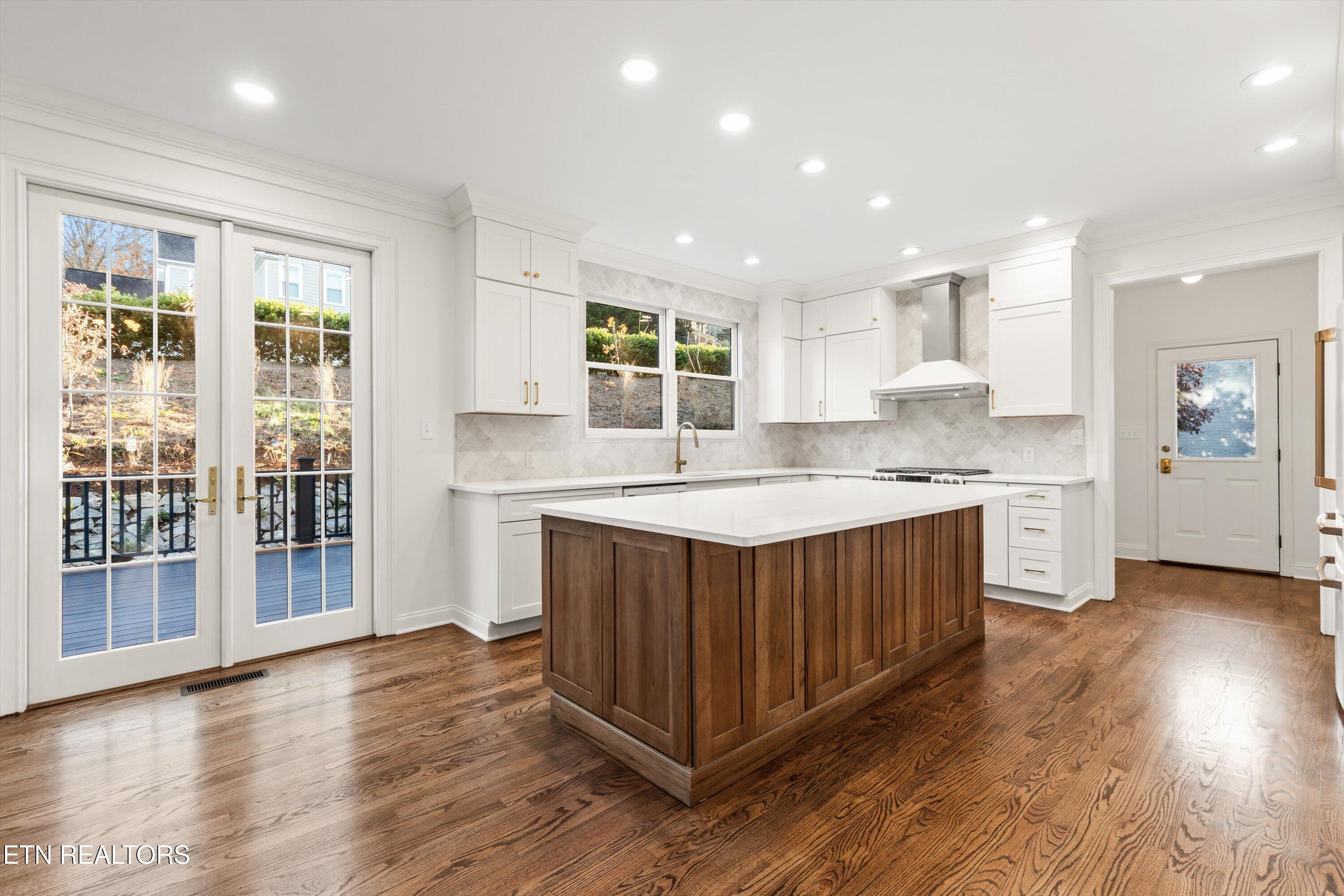 6710 Fern Meadow Way