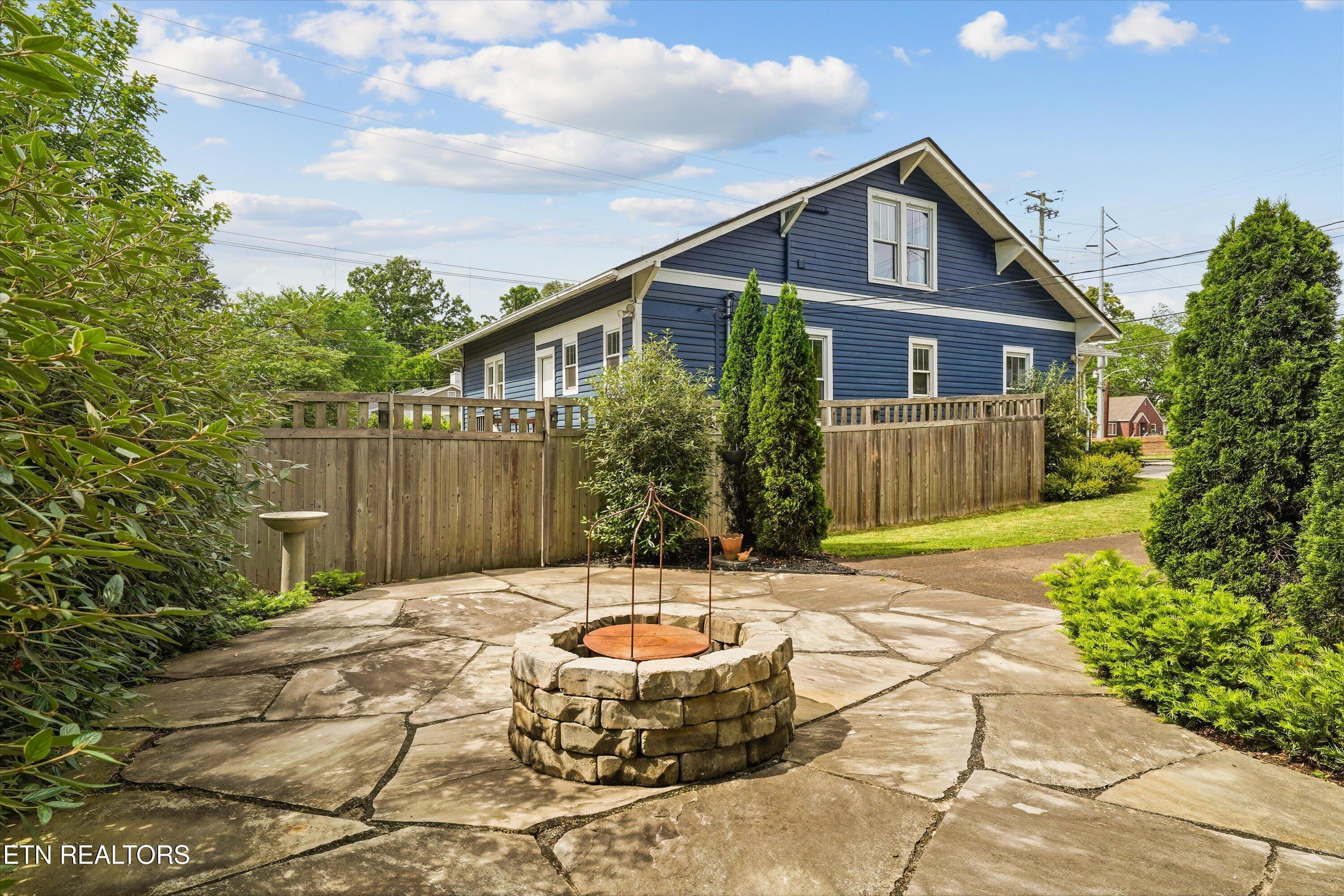 528 W Glenwood Ave