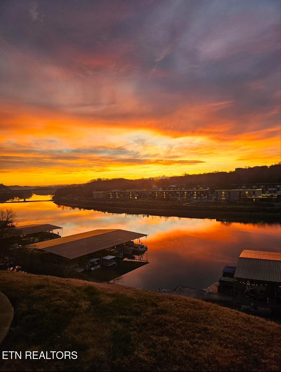 556 Riverfront Way