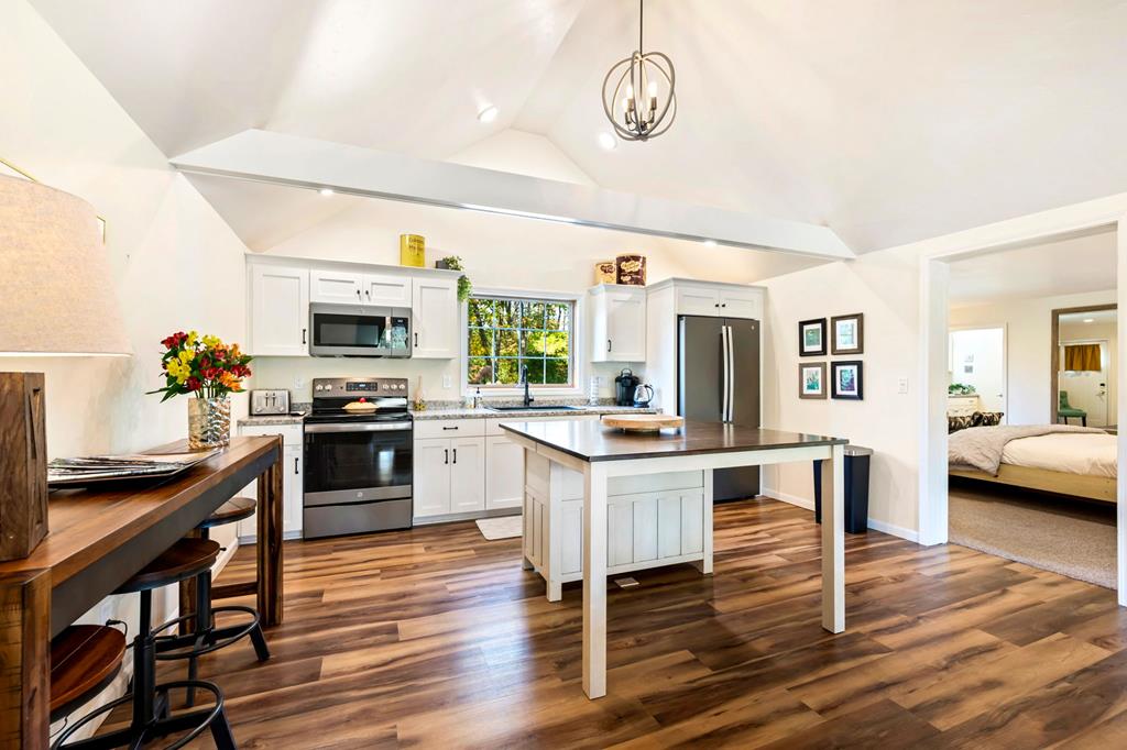 10352 Bella Vista Ln