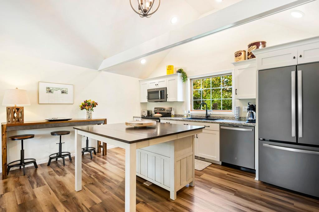 10352 Bella Vista Ln