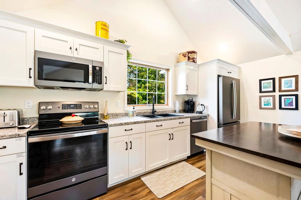 10352 Bella Vista Ln
