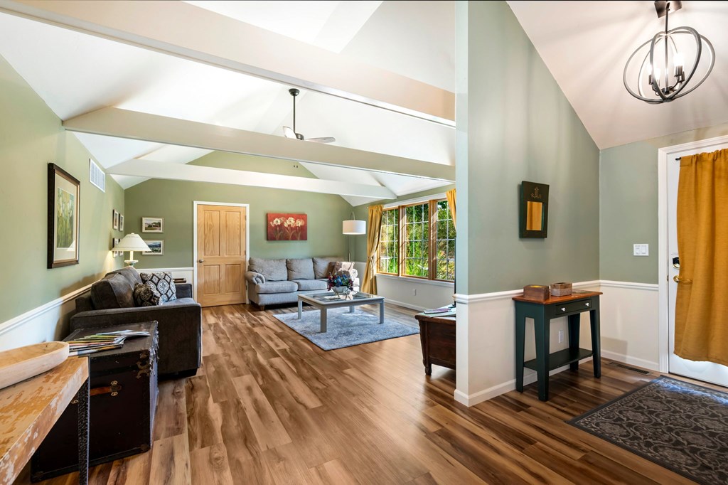 10352 Bella Vista Ln