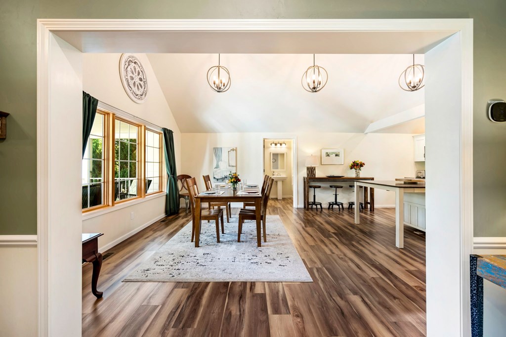 10352 Bella Vista Ln