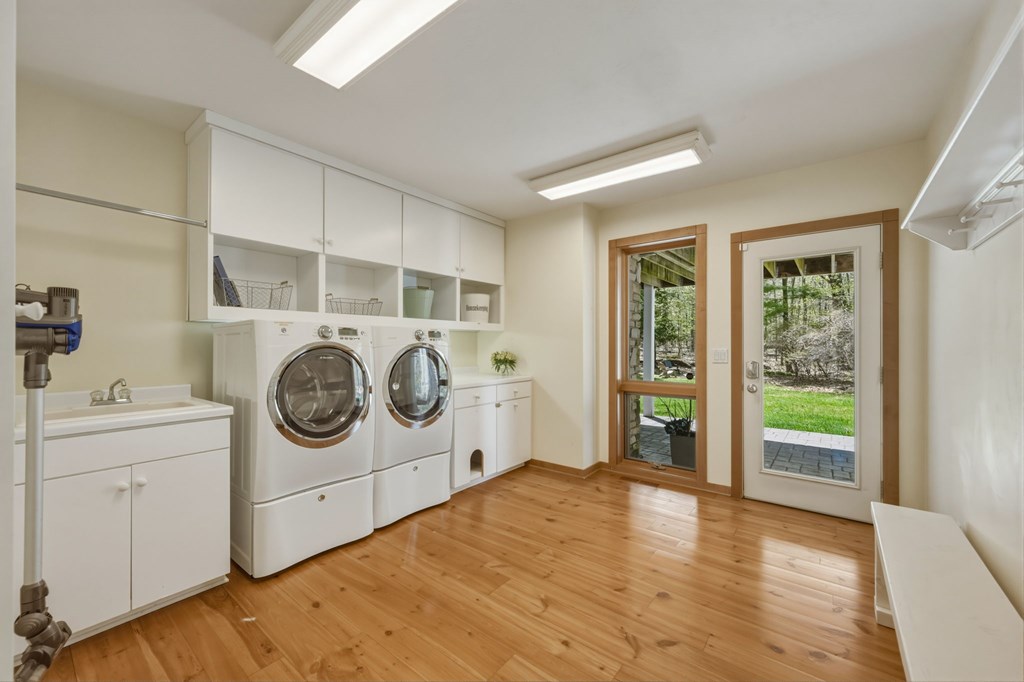 10525 Stock Ln